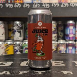 Blik met Juice Curls India Pale Ale, craft bier, in slijterij.