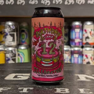 Birthday Cake 12 Celebration bierblik, feestelijk design voor speciale gelegenheden.