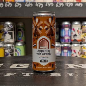 Appeltjes van Oranje frisdrank blik op winkelplank.