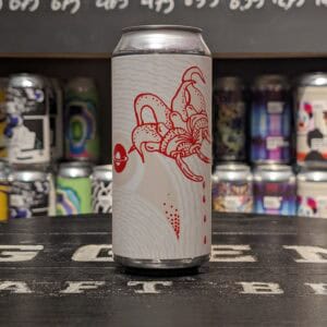 Vangils frisdrankblikje met uniek rode ontwerp op witte achtergrond.
