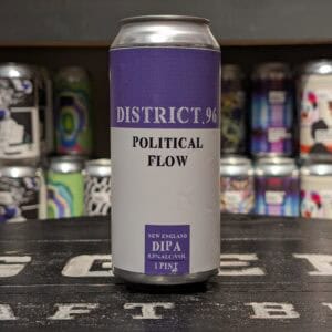 Can van District 96 Politieke Stroming DIPA met 8.5% alcohol, op display in slijterij.