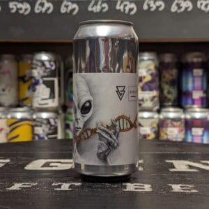 Bierblik met unieke artwork en DNA-achtig ontwerp.